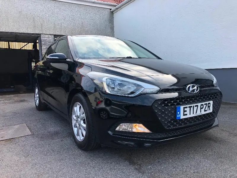 2017 Hyundai I20 SE 1.2 5 Door Hatch, 5 Speed Manual, Black.