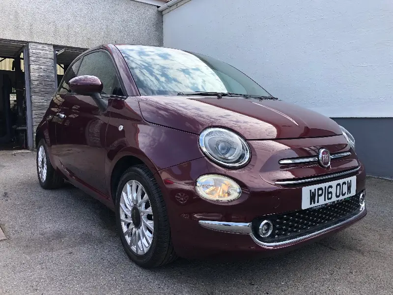 2016 Fiat 500 Lounge 1.2, £20 A Year Road Tax, 5 Speed, Panoramic Roof, Metallic Red.